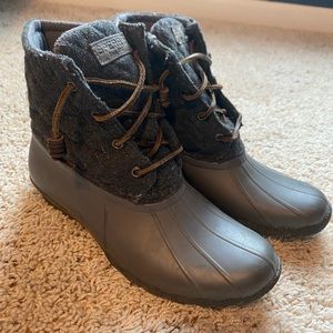 Women’s Sperry Duck Boots size 9